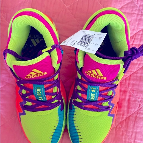 DON issue 2 - Picture 2 of 7